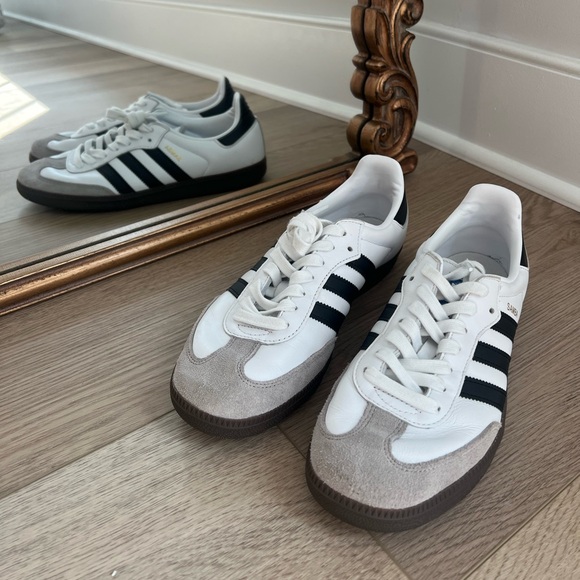 Adidas Sambas - Picture 1 of 5